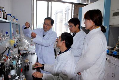 材料科學(xué)之光 馮小明院士榮獲何梁何利基金科學(xué)與技術(shù)進步獎